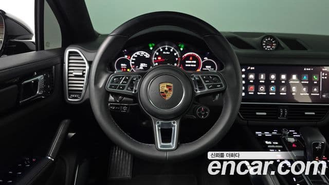 Porsche Cayenne 2023 — ფოტო 32/35