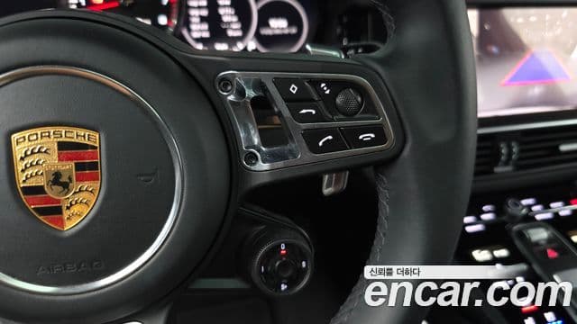 Porsche Cayenne 2023 — ფოტო 18/35