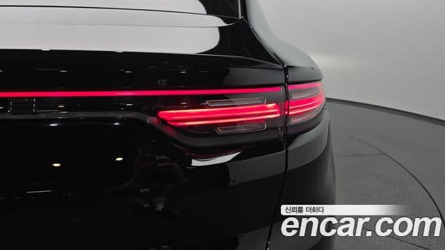 Porsche Cayenne 2023 — ფოტო 12/35