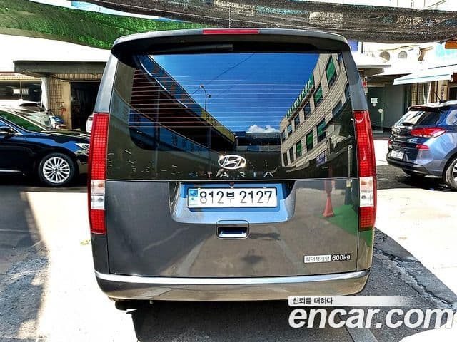 Hyundai Staria 2023 — Фото 2/19