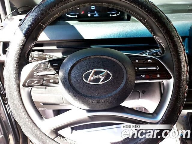 Hyundai Staria 2023 — Фото 6/19