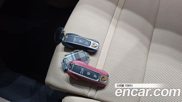 Porsche Cayenne 2023 — Şəkil 24/36
