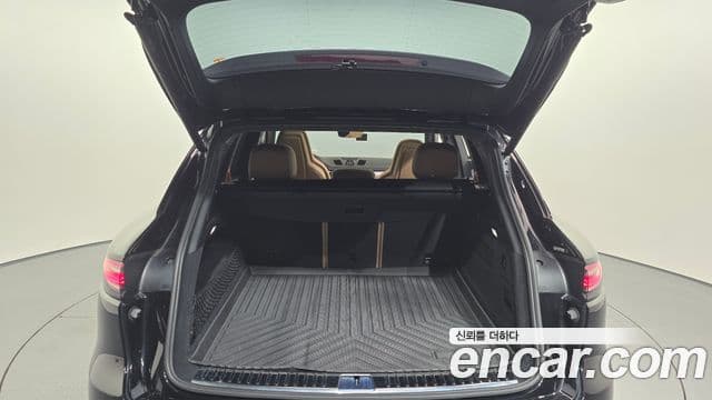 Porsche Cayenne 2023 — Şəkil 10/36