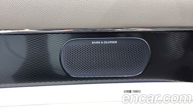 Genesis G90 2022 — ფოტო 12/38