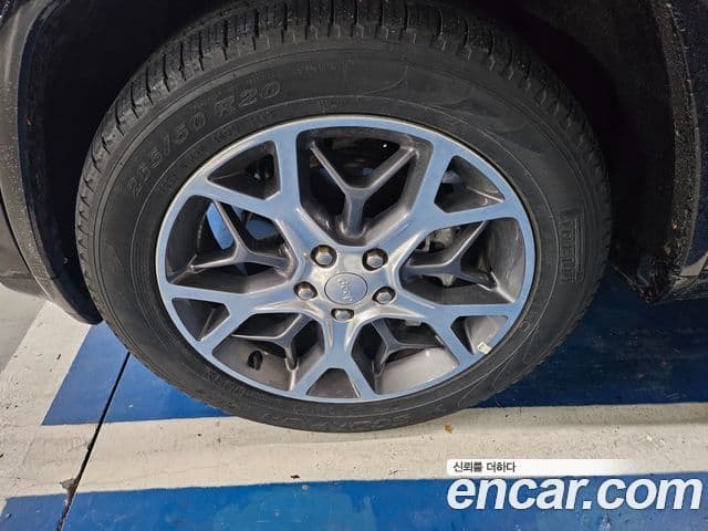 Jeep Grand Cherokee 2020 — Photo 4/7