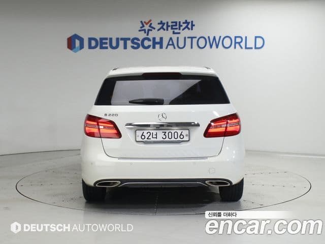 Mercedes-Benz B-Class 2018 — ფოტო 15/20