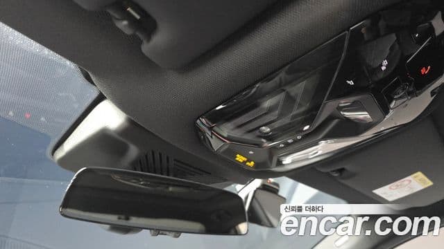BMW 5 Series 2025 — Photo 27/32