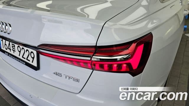 Audi A6 2020 — ფოტო 36/36