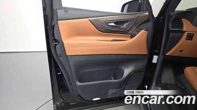 Toyota Alphard 2025 — Şəkil 15/36