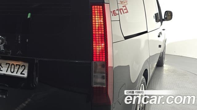 Hyundai Staria 2021 — Photo 1/36