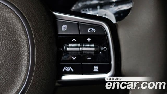 Kia Carnival 2024 — Фото 17/20