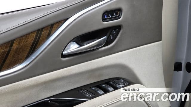 Cadillac Escalade 2021 — Photo 12/20