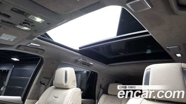 Cadillac Escalade 2021 — Photo 16/20
