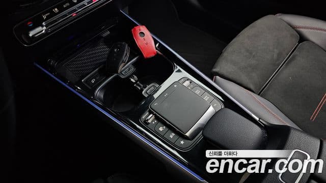 Mercedes-Benz GLB-Class 2023 — Фото 16/20