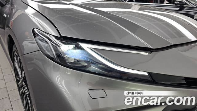 Toyota Camry 2025 — ფოტო 31/33