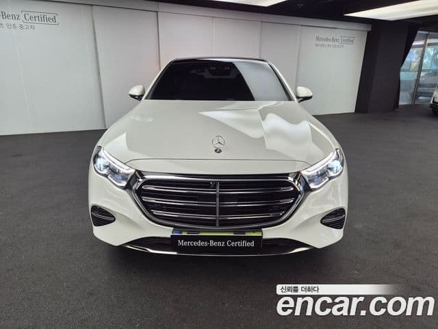 Mercedes-Benz E-Class 2026 — Photo 14/20