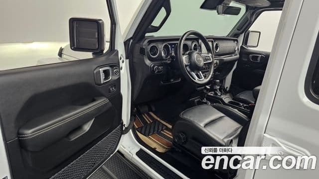 Jeep Wrangler 2023 — Фото 10/20