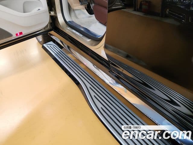 Mercedes-Benz GLS-Class 2023 — Фото 19/20