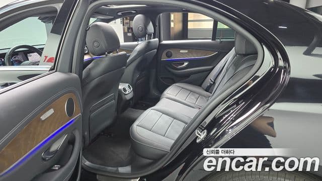 Mercedes-Benz E-Class 2021 — Şəkil 12/30