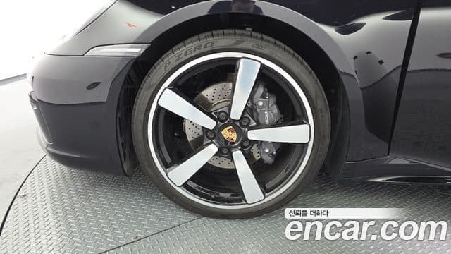 Porsche 911 2024 — Photo 13/20