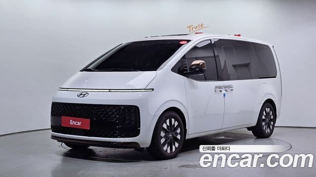 Hyundai Staria 2025 — Фото 1/20