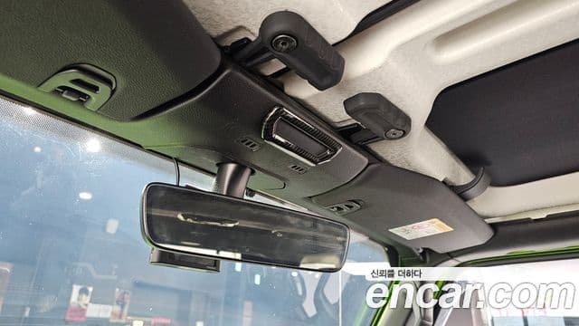 Jeep Wrangler 2018 — Şəkil 6/20