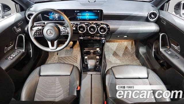 Mercedes-Benz A-Class 2019 — Фото 7/20