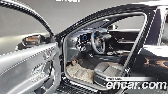 Mercedes-Benz A-Class 2019 — Фото 10/20