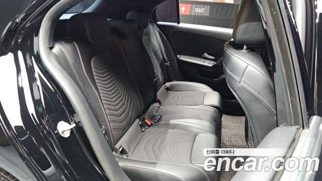 Mercedes-Benz A-Class 2019 — Фото 11/20