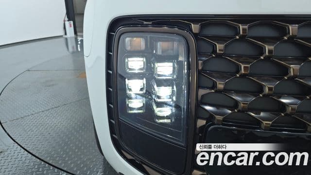 Hyundai Staria 2025 — Photo 22/33