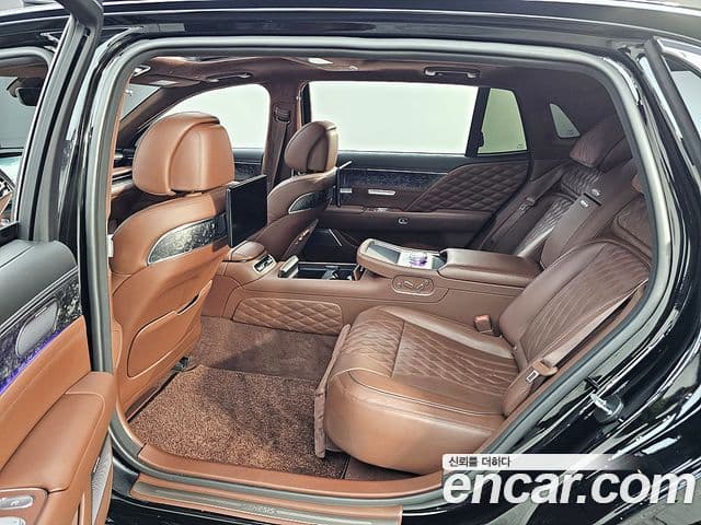 Genesis G90 2022 — Photo 19/20