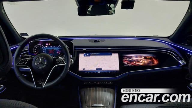 Mercedes-Benz E-Class 2025 — Photo 3/17