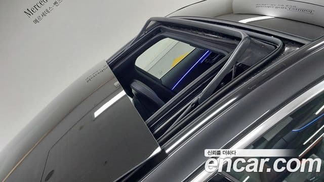 Mercedes-Benz E-Class 2025 — Photo 6/17
