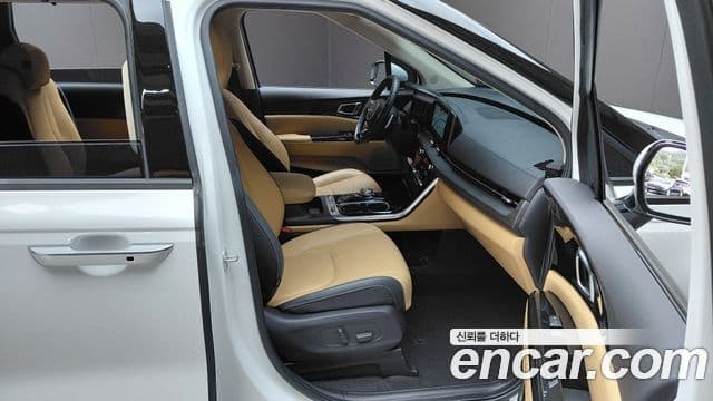 Kia Carnival 2022 — ფოტო 7/30