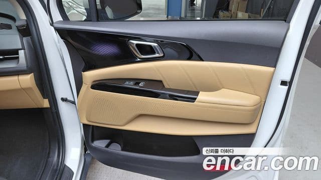 Kia Carnival 2022 — Photo 29/35