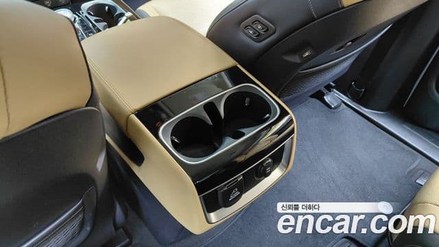 Kia Carnival 2022 — Photo 32/35