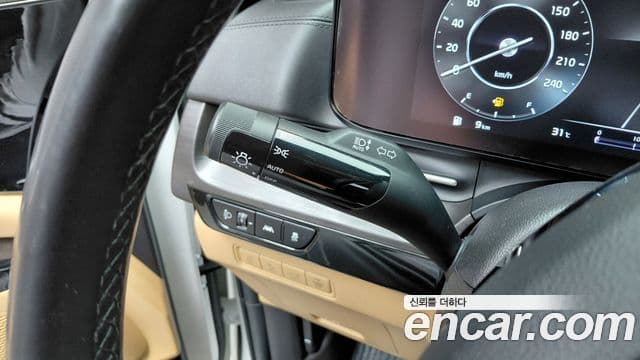 Kia Carnival 2022 — Photo 18/35
