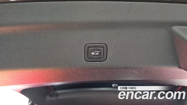 Cadillac Escalade 2021 — Şəkil 17/41