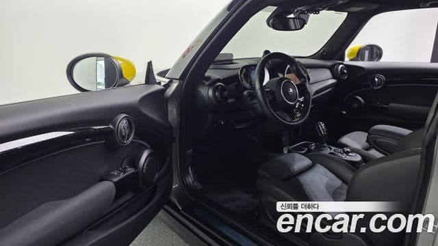 Mini Cooper Electric 2023 — ფოტო 3/20