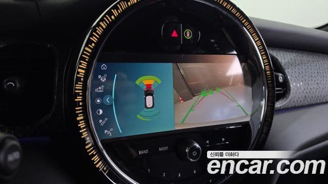 Mini Cooper Electric 2023 — ფოტო 12/20