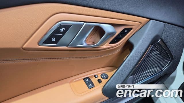 BMW Z4 2022 — Photo 28/30