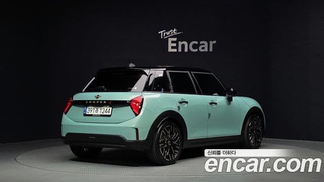 Mini Cooper S 2025 — Photo 24/31