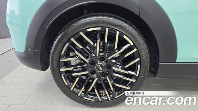 Mini Cooper S 2025 — Photo 29/31