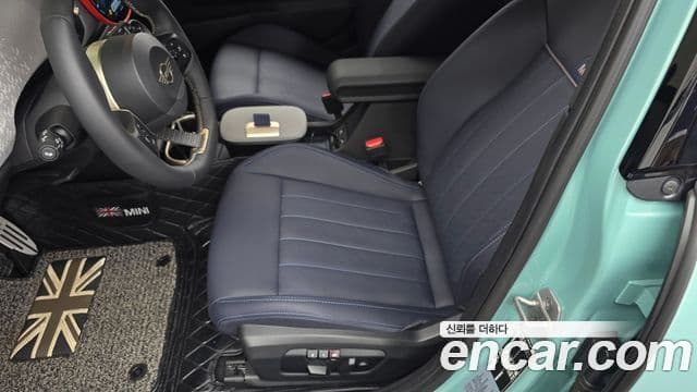 Mini Cooper S 2025 — Photo 18/31