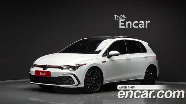 Volkswagen Golf, 2024