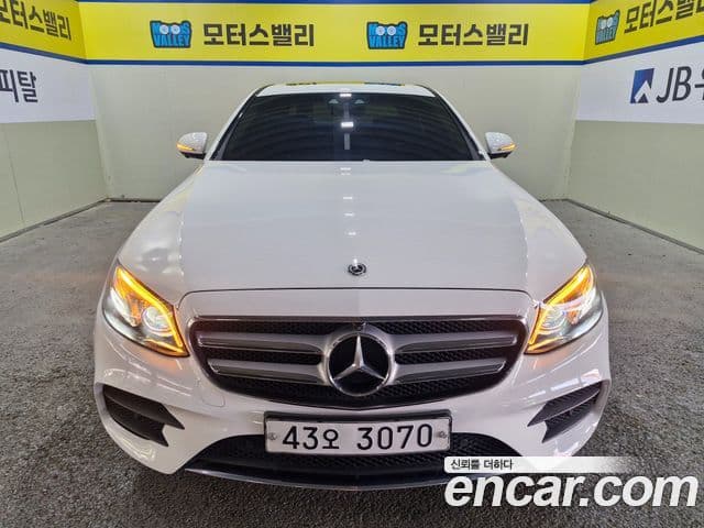 Mercedes-Benz E-Class 2018 — Фото 1/20
