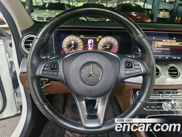 Mercedes-Benz E-Class 2018 — Фото 6/20