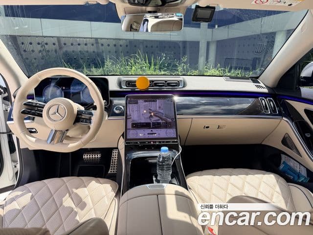 Mercedes-Benz S-Class 2023 — Photo 6/12