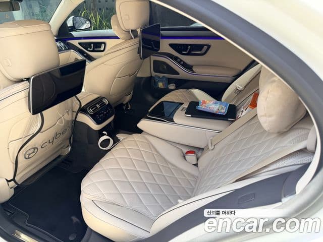 Mercedes-Benz S-Class 2023 — Photo 8/12