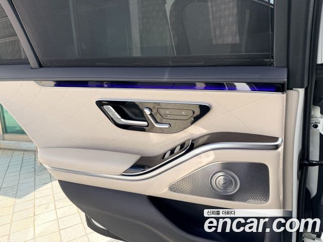 Mercedes-Benz S-Class 2023 — Photo 3/12